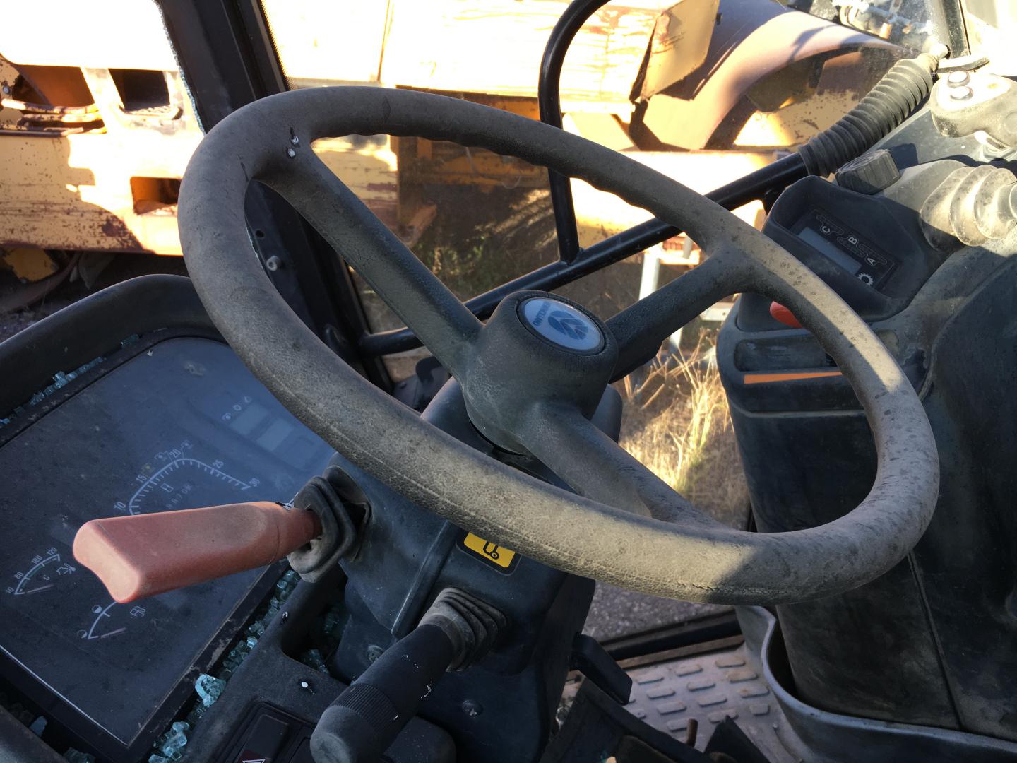 ./imagenes/INVOICE/2019/13858/TRACTOR NEW HOLLAND_8530 (44).JPG